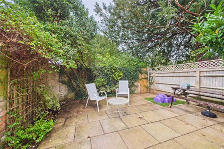 2 bedroom semi-detached house to rent - Photo 5