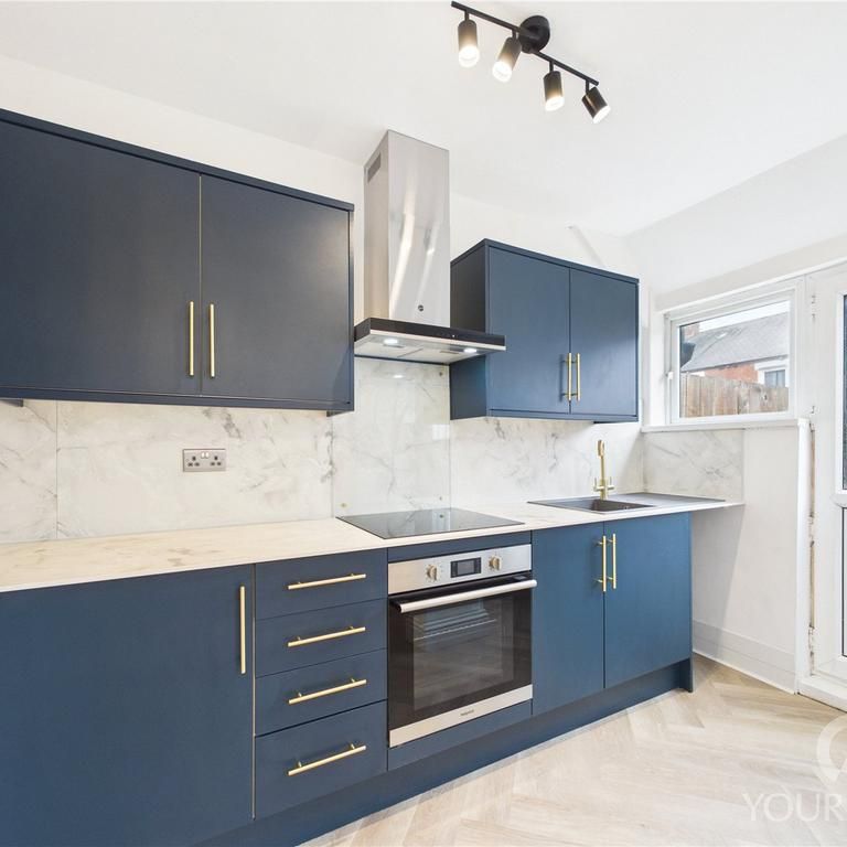 3 bedroom terraced house to rent - Photo 1