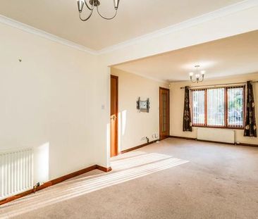 4 bedroom detached house to rent - Photo 6