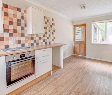 2 bedroom terraced house to rent - Photo 6