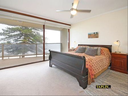 2/26 South Esplanade, Glenelg - Photo 3