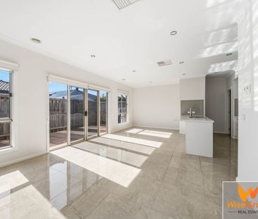 FAMILY HOME IN A POPULAR SUBURB - Photo 1