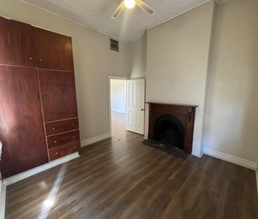 3 X 1 Character Home. - Photo 2