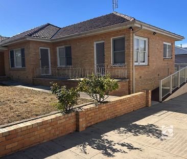 LOW MAINTENANCE - CLOSE TO SCHOOLS - Photo 1