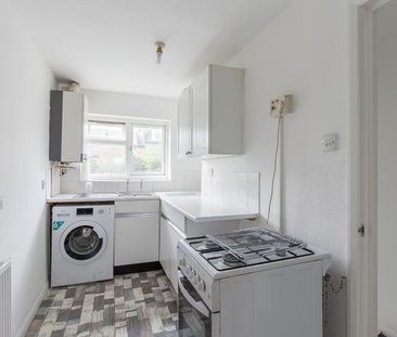 First floor 2 bedroom property located in the heart of Crouch End - Photo 4