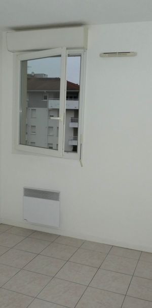 Appartement à louer, 2 pièces - Billère 64140 - Photo 2