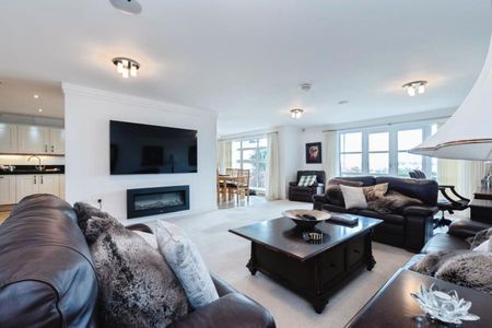 3 bedroom apartment to rent Shore Road, Poole, Dorset, BH13 - Photo 2