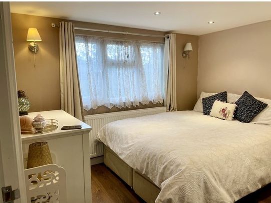 Room in a Shared House, Cavendish Gardens, IG11 - Photo 1