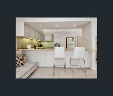 Fully Furnished Beachfront Apartment! - Photo 5