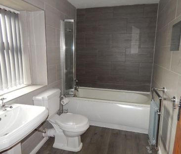 3 bedroom semi-detached house to rent - Photo 4