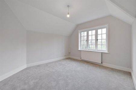 4 bedroom detached house to rent - Photo 4