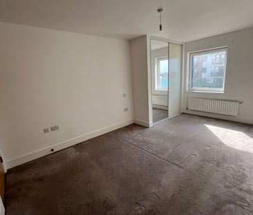 2 Bed Flat, Centenary Plaza, SO19 - Photo 4