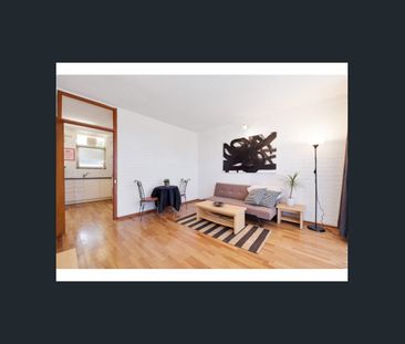 Great Secure Location - Ground Floor Unit - RC AC - Off Street Park... - Photo 4