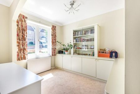 Rolvenden Gardens, Bromley BR1 - Photo 2