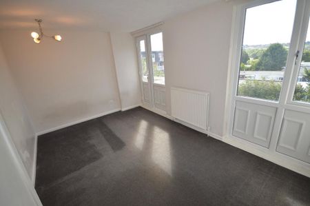 2 bedroom maisonette to rent - Photo 5