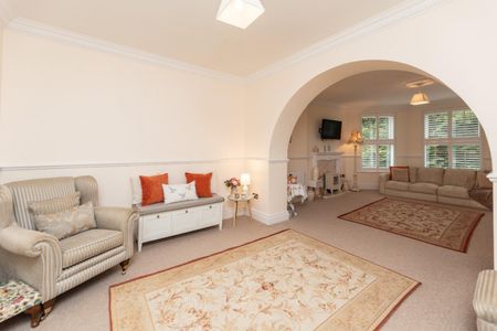 2 bedroom Flat To Let - Photo 4