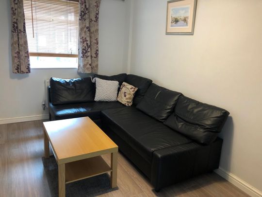 2 Bed Terraced House, Blyth Close, E14 - Photo 1