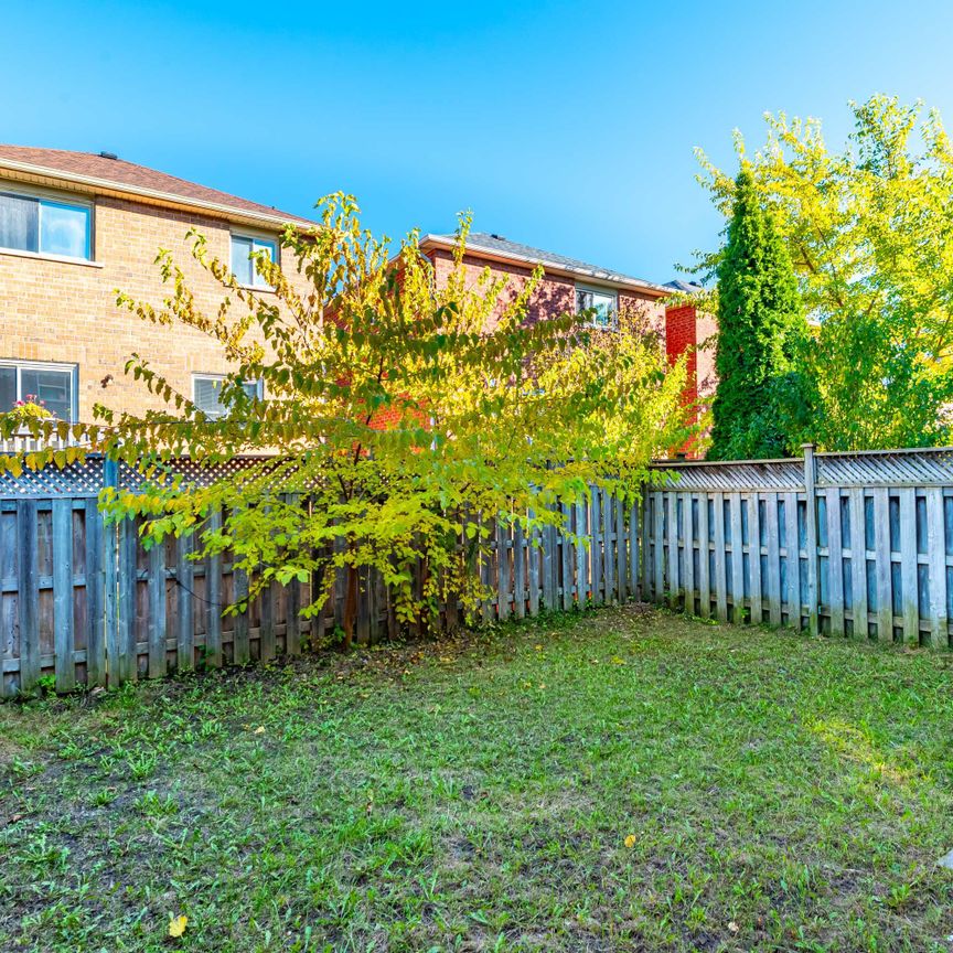 For Lease - 45 Waterton Crescent, Richmond Hill, Ontario - Photo 1