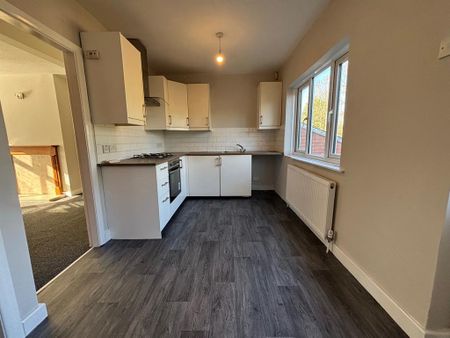 3 bedroom terraced house to rent - Photo 5