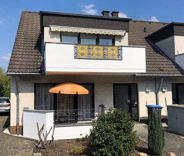Bonn-Holzlar: Äußerst gepflegte 3 Zi. Wohnung in einem 2 Fam. Haus mit 2 Balkonen u. Garage! - Foto 1