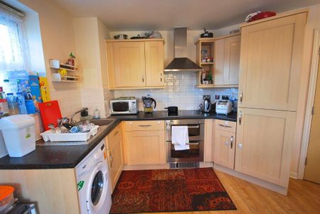 2 bedroom flat to rent - Photo 5
