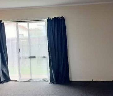 3 Bedroom Family Home in Clendon Park For Rent - Photo 5