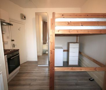 Bedsit, Clanricarde Gardens, W2 - Photo 2