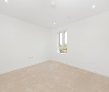 3 bedroom flat to rent - Photo 3