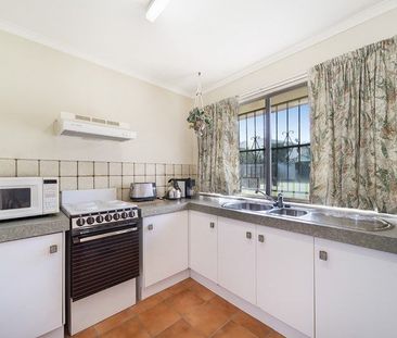 60 Chatswood Road, Springwood QLD 4127 - House For Rent | Domain - Photo 1