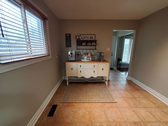For Lease - 189 Aberdeen Avenue, Vaughan, Ontario - Photo 1