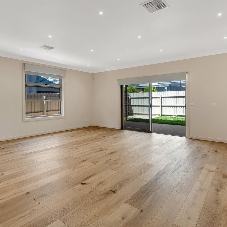 8A Hemburrow Street, Preston VIC 3072 - Photo 1