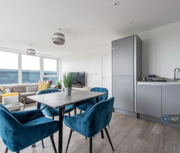 2 bedroom penthouse to rent - Photo 4