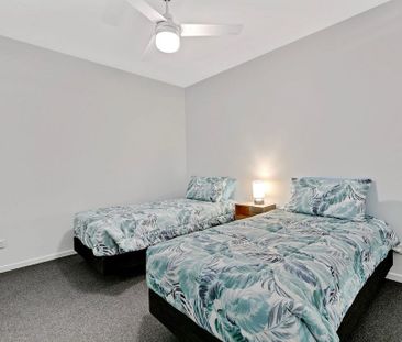 Modern Furnished Apartment in Cotton Tree - Leave the Car at Home! - Photo 3