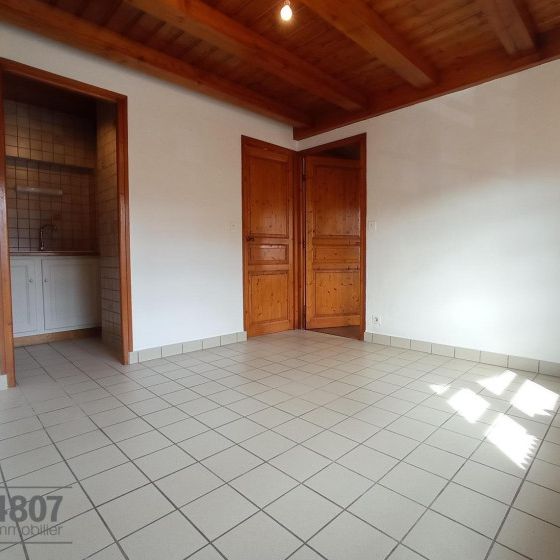 Appartement T2 à louer à Sallanches - Photo 1