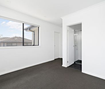 Modern Comfort in the Heart of Frankston - Photo 4