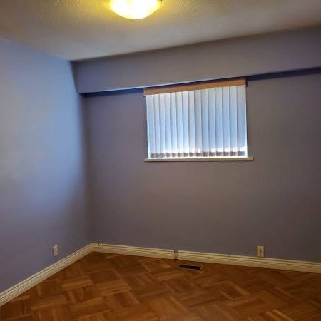 3 Bedroom suite for rent close to Joyce skytrain & transit - Photo 4