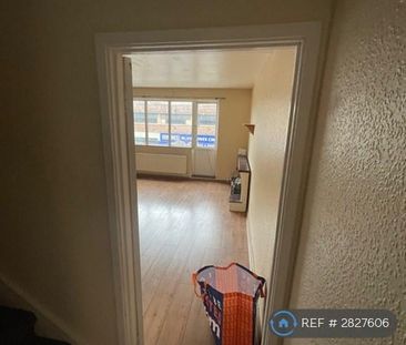 1 bedroom in a house share to rent - Photo 6