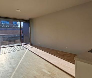 Appartement te huur - foto 2