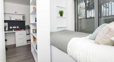 The Pavement, Popes Lane, London, W5 - Photo 2