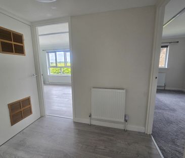 2 bed flat to rent in Gibbs Couch, Watford, WD19 - Photo 4