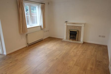 3 bedroom House To Let Total Size: 1098 SQ FT - Photo 3