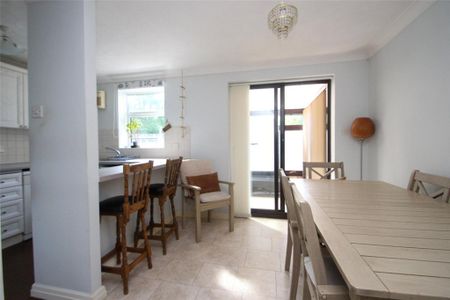 3 bedroom semi-detached house to rent - Photo 4