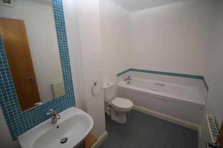 2 bedroom apartment to rent - Photo 4