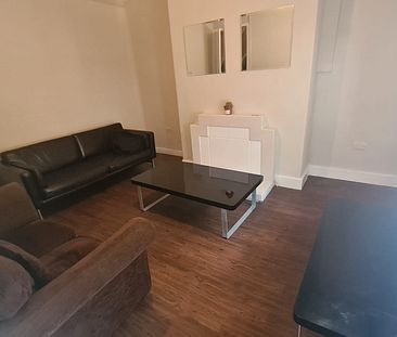 3 Bed - 5 Quarry Mount Place, Woodhouse, Leeds - LS6 2JE - Student - Photo 1