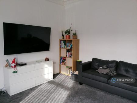 6 bedroom semi-detached house to rent - Photo 2