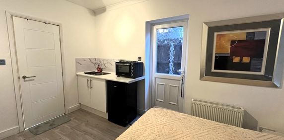 Studio to rent - Photo 2