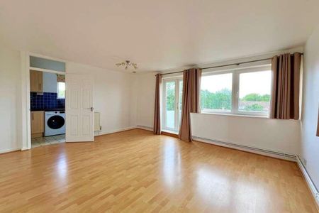 Woking, Surrey, GU22 - Photo 2