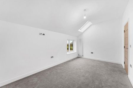 2 bedroom end of terrace house to rent - Photo 4