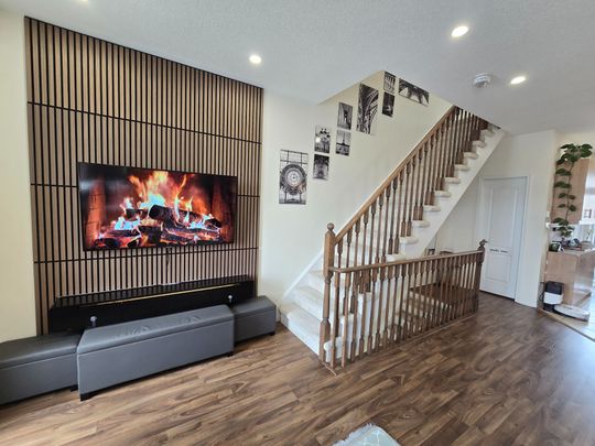 For Lease - 1389 Salem Road, Ajax, Ontario - Photo 1