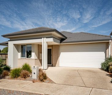 Stylish & Low-Maintenance Living at 15 Paddock Circuit - Photo 6